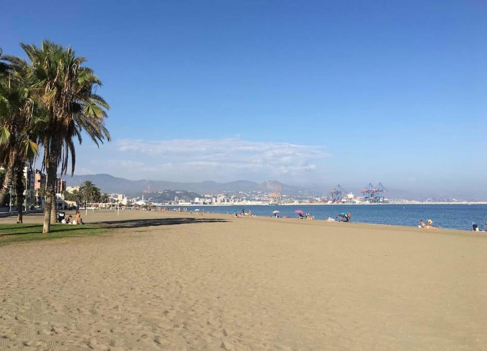 Ayala Beach Apartment Малага Екстер'єр фото