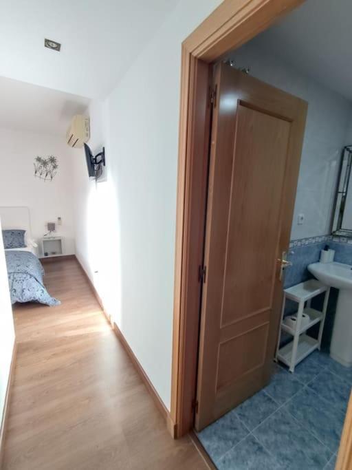 Ayala Beach Apartment Малага Екстер'єр фото
