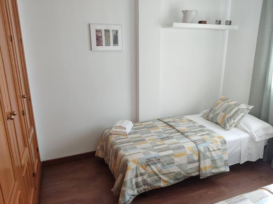 Ayala Beach Apartment Малага Екстер'єр фото