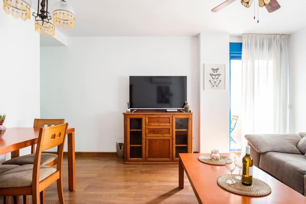Ayala Beach Apartment Малага Екстер'єр фото