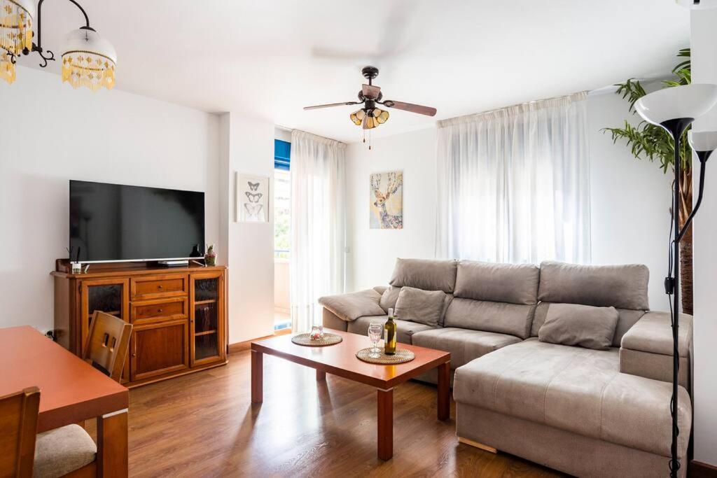 Ayala Beach Apartment Малага Екстер'єр фото